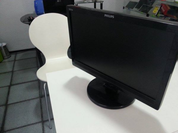 Monitor Philips15.6